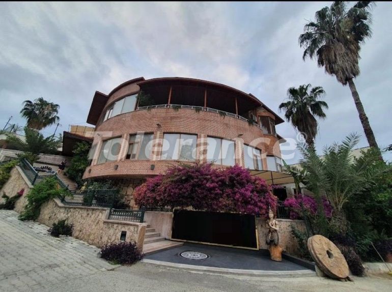 Коммерческая в Центре Кемера, Кемер: купить недвижимость в Турции - 134552