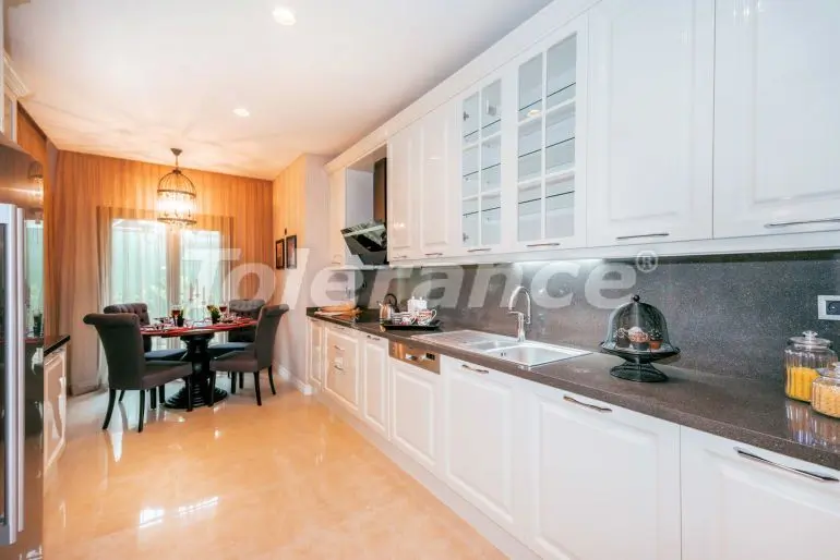 Квартира от застройщика в Бейликдюзю, Стамбул с бассейном: купить недвижимость в Турции - 34679