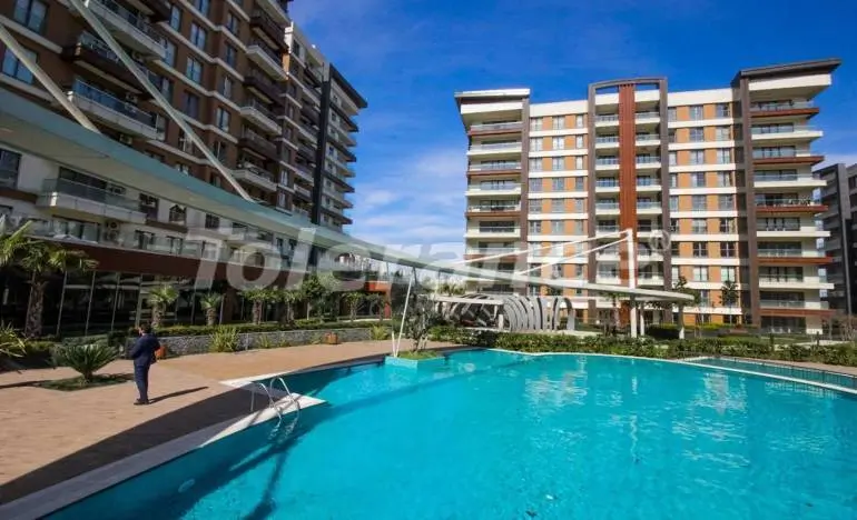 Квартира в Бейликдюзю, Стамбул с бассейном в рассрочку: купить недвижимость в Турции - 25809