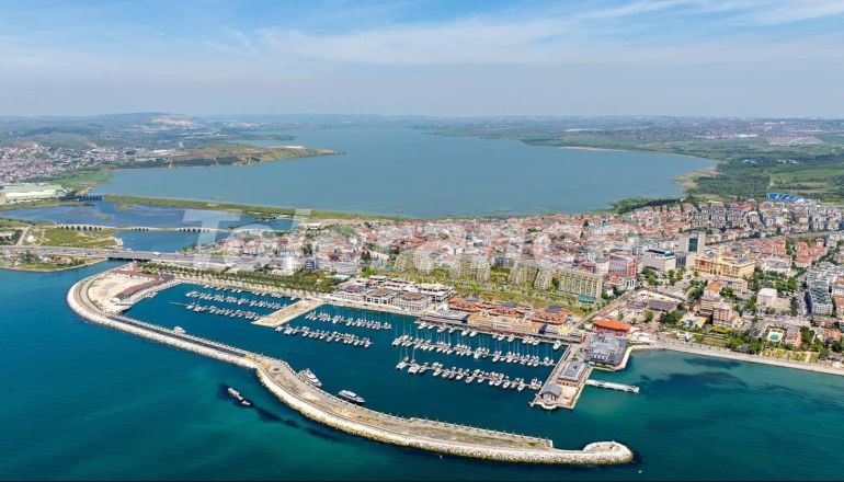 Квартира от застройщика в Бююкчекмедже, Стамбул вид на море с бассейном в рассрочку: купить недвижимость в Турции - 130022
