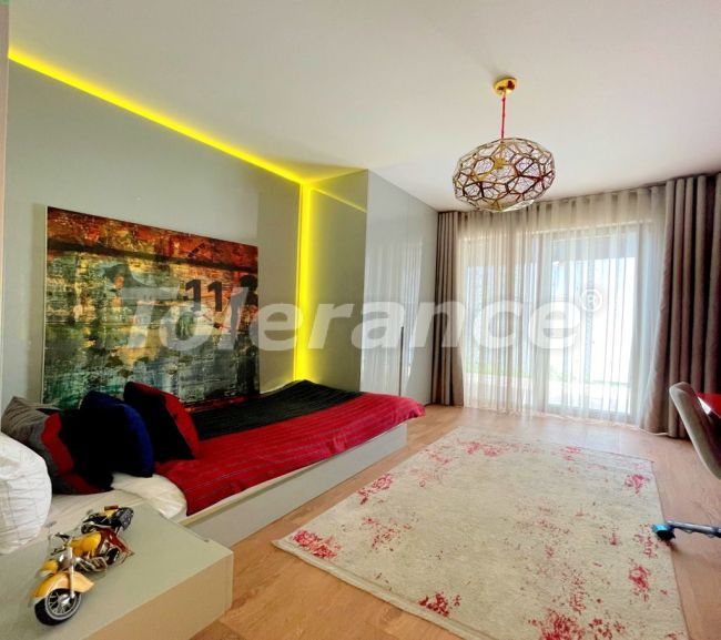 Квартира от застройщика в Бююкчекмедже, Стамбул вид на море с бассейном: купить недвижимость в Турции - 47839