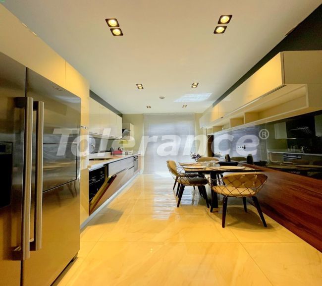 Квартира от застройщика в Бююкчекмедже, Стамбул вид на море с бассейном: купить недвижимость в Турции - 47852