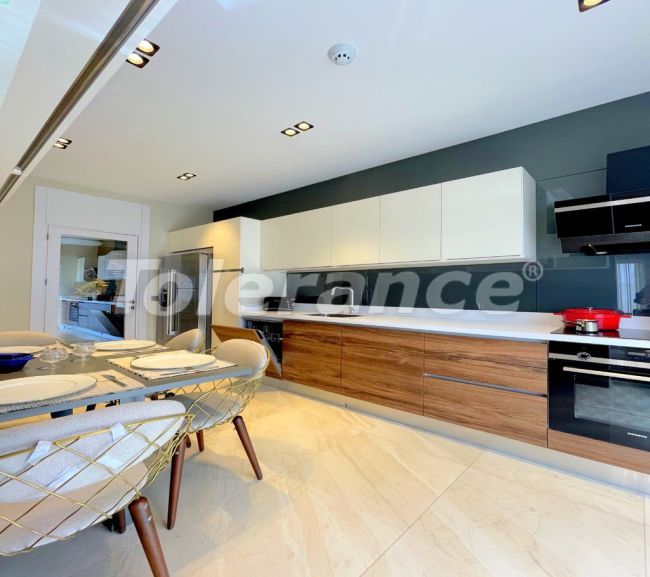 Квартира от застройщика в Бююкчекмедже, Стамбул вид на море с бассейном: купить недвижимость в Турции - 47853