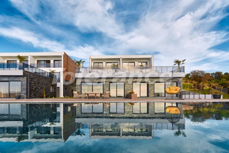 Квартира от застройщика в Чешме, Измир вид на море с бассейном: купить недвижимость в Турции - 101742