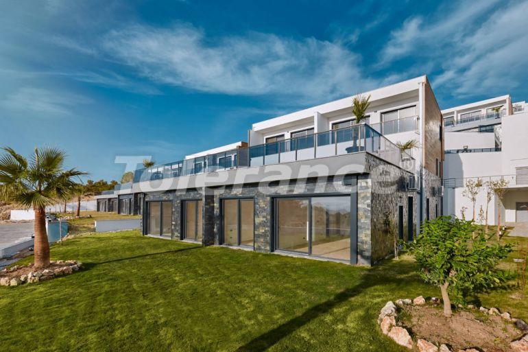 Квартира от застройщика в Чешме, Измир вид на море с бассейном: купить недвижимость в Турции - 101745