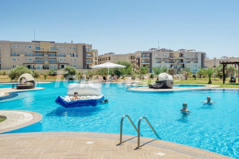 Квартира в Фамагуста, Северный Кипр вид на море с бассейном в рассрочку: купить недвижимость в Турции - 71142