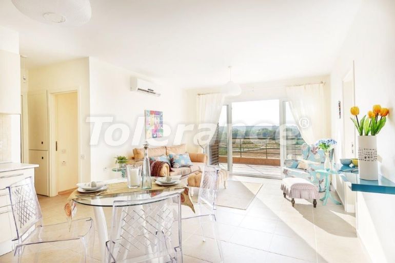 Квартира в Фамагуста, Северный Кипр вид на море с бассейном в рассрочку: купить недвижимость в Турции - 71143