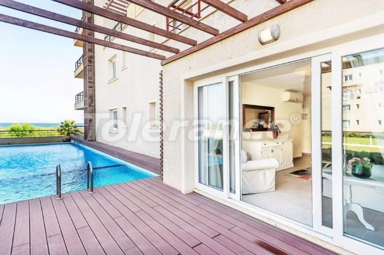 Квартира в Фамагуста, Северный Кипр вид на море с бассейном: купить недвижимость в Турции - 71345