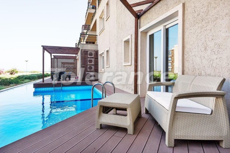 Квартира в Фамагуста, Северный Кипр вид на море с бассейном: купить недвижимость в Турции - 71350