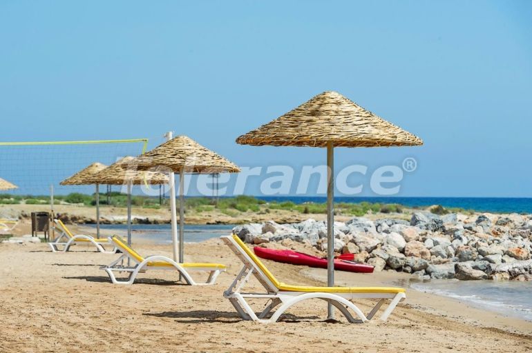 Квартира в Фамагуста, Северный Кипр вид на море с бассейном: купить недвижимость в Турции - 71352