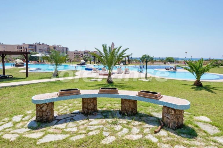 Квартира в Фамагуста, Северный Кипр вид на море с бассейном: купить недвижимость в Турции - 71359