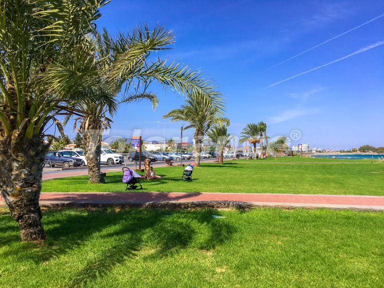 Квартира от застройщика в Фамагуста, Северный Кипр вид на море с бассейном: купить недвижимость в Турции - 72058