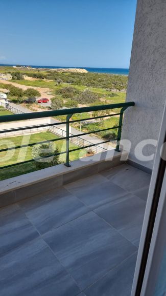 Квартира в Фамагуста, Северный Кипр вид на море с бассейном: купить недвижимость в Турции - 77434