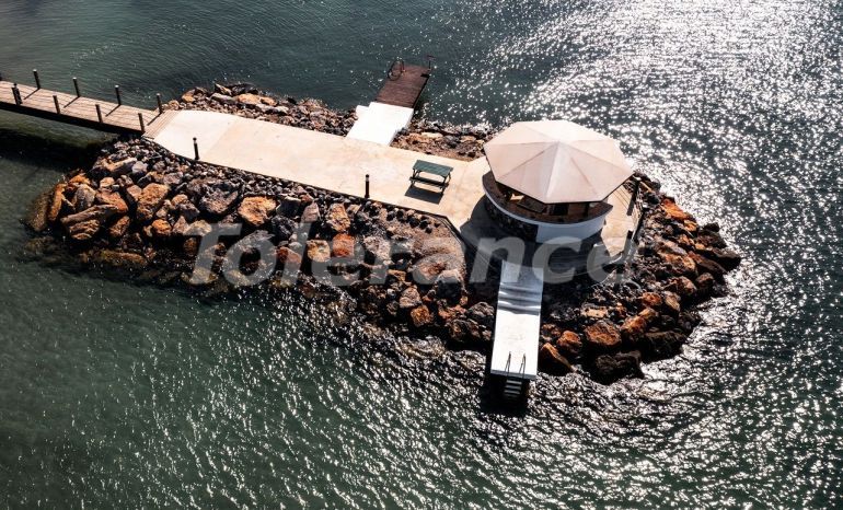 Квартира в Фамагуста, Северный Кипр вид на море с бассейном: купить недвижимость в Турции - 77444