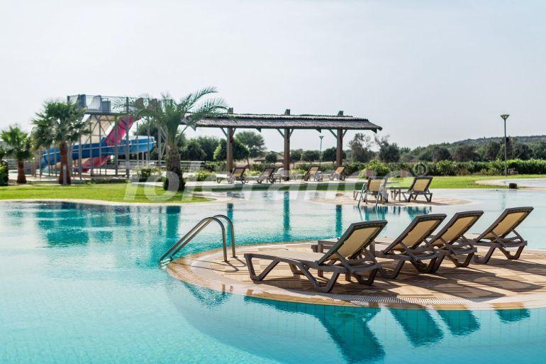 Квартира в Фамагуста, Северный Кипр вид на море с бассейном: купить недвижимость в Турции - 77453