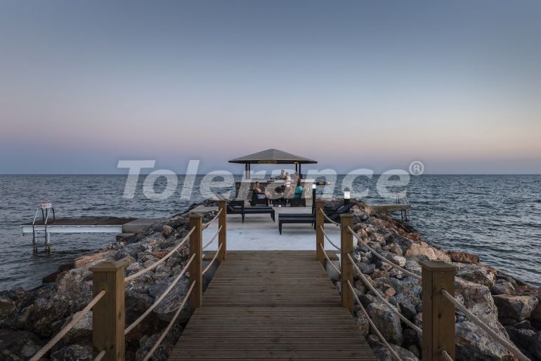 Квартира в Фамагуста, Северный Кипр вид на море с бассейном: купить недвижимость в Турции - 77455