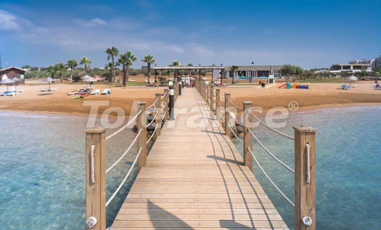 Квартира в Фамагуста, Северный Кипр вид на море с бассейном: купить недвижимость в Турции - 77456