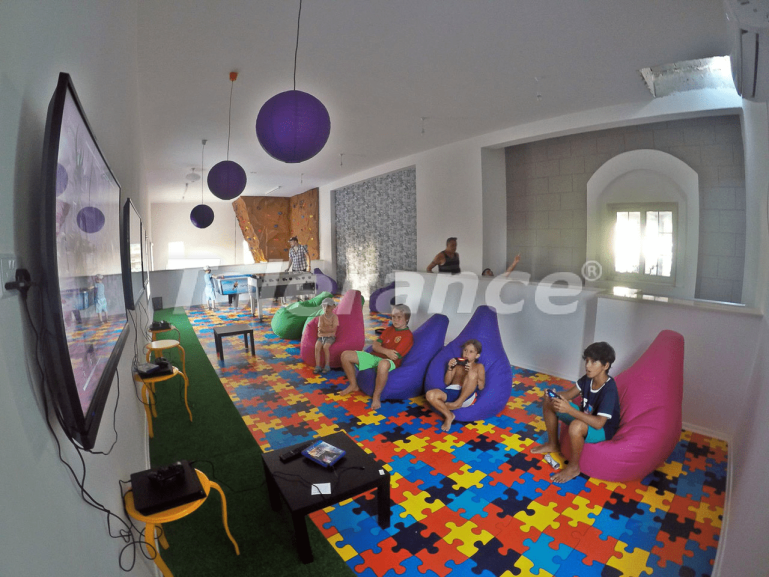 Квартира в Фамагуста, Северный Кипр с бассейном: купить недвижимость в Турции - 81410