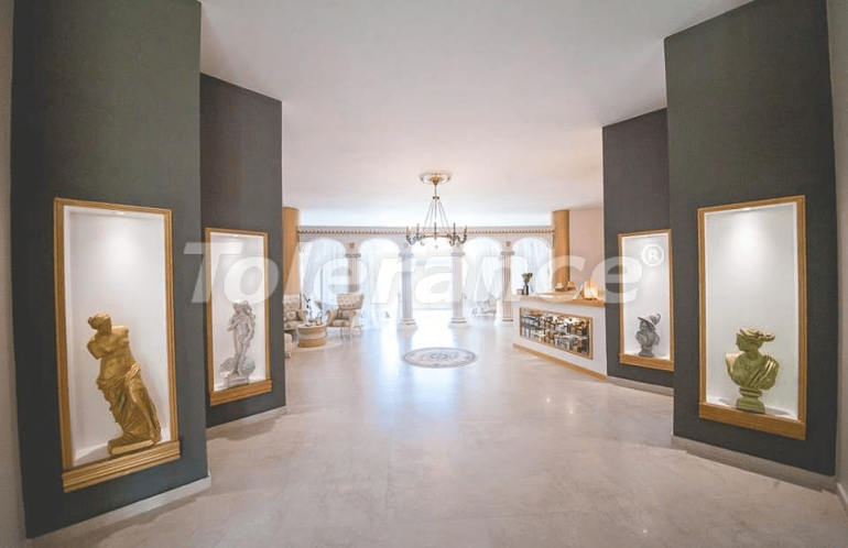 Квартира в Фамагуста, Северный Кипр с бассейном: купить недвижимость в Турции - 81415