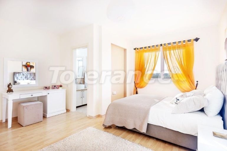 Квартира в Фамагуста, Северный Кипр вид на море с бассейном в рассрочку: купить недвижимость в Турции - 85975