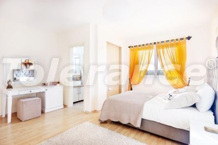 Квартира в Фамагуста, Северный Кипр вид на море с бассейном в рассрочку: купить недвижимость в Турции - 85995