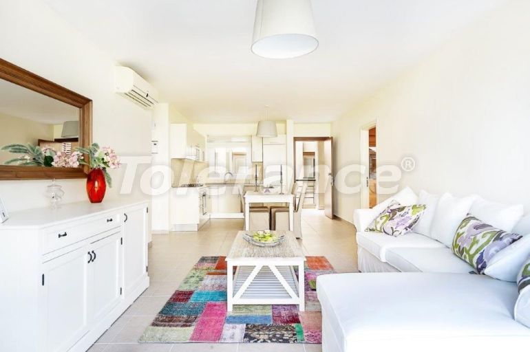 Квартира в Фамагуста, Северный Кипр вид на море с бассейном: купить недвижимость в Турции - 86157