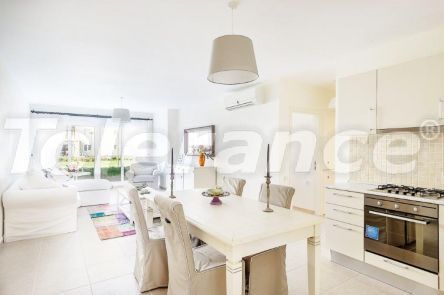 Квартира в Фамагуста, Северный Кипр вид на море с бассейном: купить недвижимость в Турции - 86175