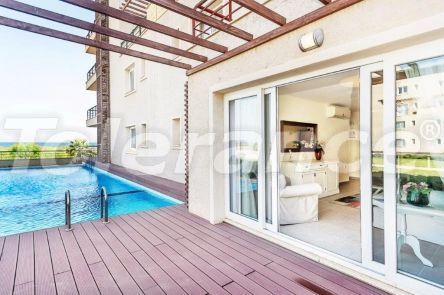 Квартира в Фамагуста, Северный Кипр вид на море с бассейном: купить недвижимость в Турции - 86182