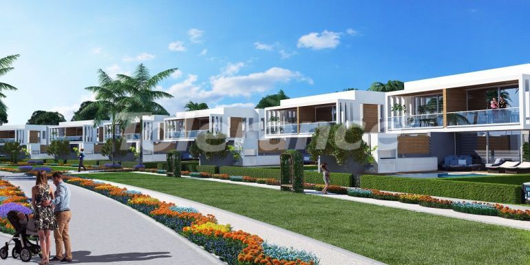 Квартира в Фамагуста, Северный Кипр вид на море с бассейном: купить недвижимость в Турции - 90408