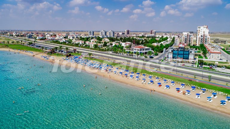 Квартира от застройщика в Фамагуста, Северный Кипр вид на море с бассейном: купить недвижимость в Турции - 90463