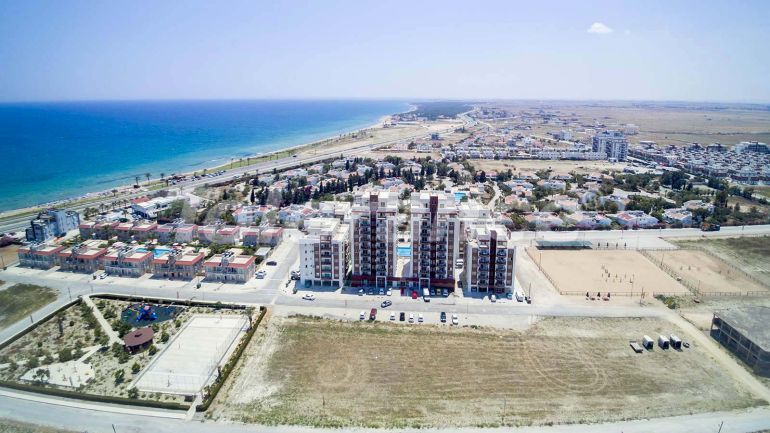 Квартира в Фамагуста, Северный Кипр вид на море с бассейном: купить недвижимость в Турции - 90525