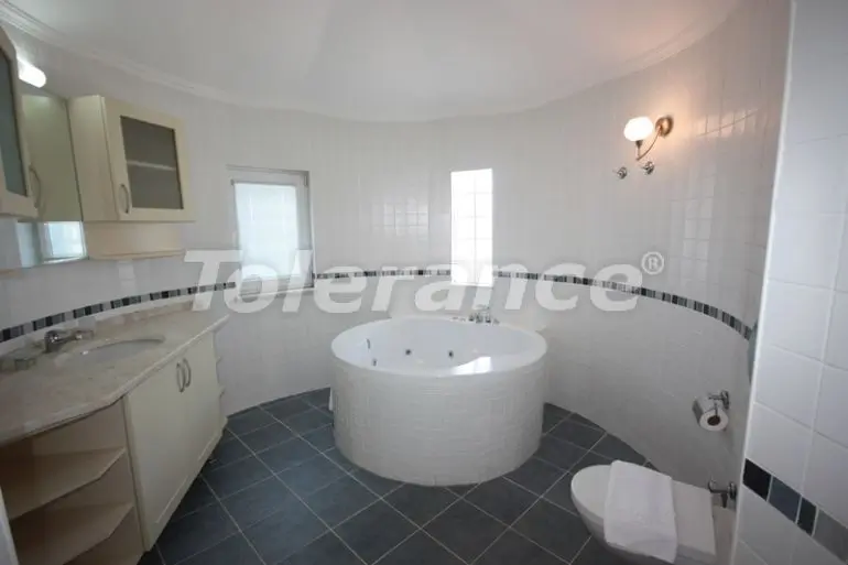 Квартира в Фетхие вид на море с бассейном: купить недвижимость в Турции - 15992