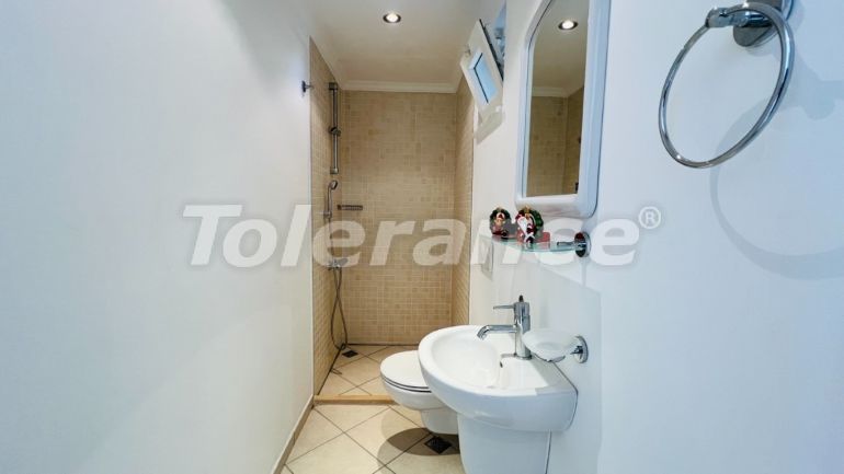 Квартира в Кемере с бассейном: купить недвижимость в Турции - 104072