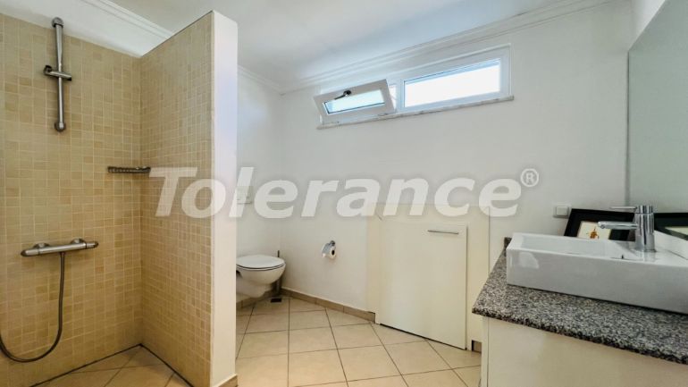 Квартира в Кемере с бассейном: купить недвижимость в Турции - 104080