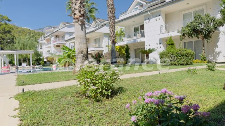 Квартира в Кемере с бассейном: купить недвижимость в Турции - 104083