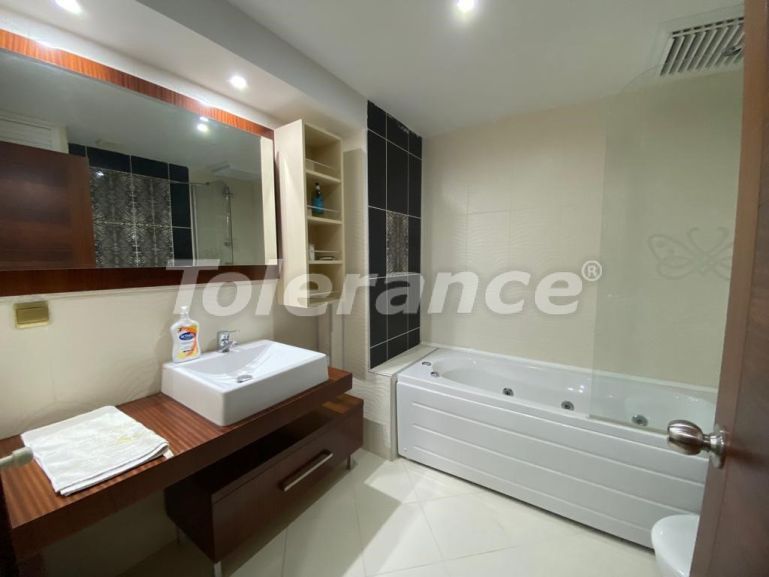 Квартира в Коньяалты, Анталия с бассейном: купить недвижимость в Турции - 102521