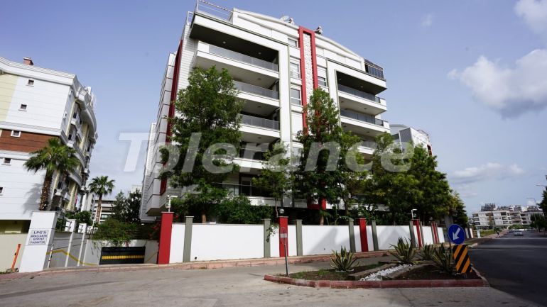 Квартира в Коньяалты, Анталия с бассейном: купить недвижимость в Турции - 106632