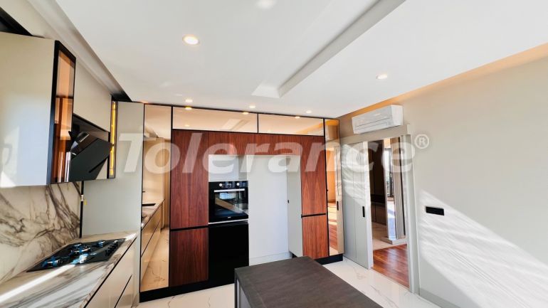 Квартира в Коньяалты, Анталия с бассейном: купить недвижимость в Турции - 107329