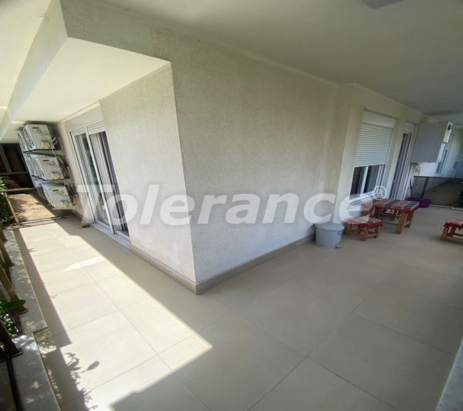 Квартира в Коньяалты, Анталия с бассейном: купить недвижимость в Турции - 126352