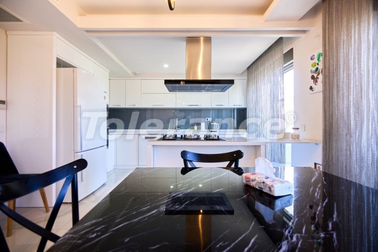 Квартира в Коньяалты, Анталия с бассейном: купить недвижимость в Турции - 130156