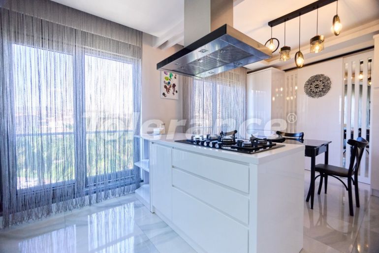 Квартира в Коньяалты, Анталия с бассейном: купить недвижимость в Турции - 130158