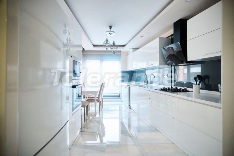 Квартира в Коньяалты, Анталия с бассейном: купить недвижимость в Турции - 132419