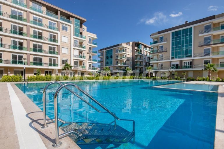 Квартира в Коньяалты, Анталия с бассейном: купить недвижимость в Турции - 135009