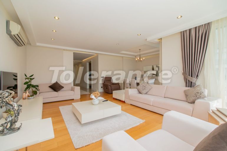 Квартира в Коньяалты, Анталия с бассейном: купить недвижимость в Турции - 135160