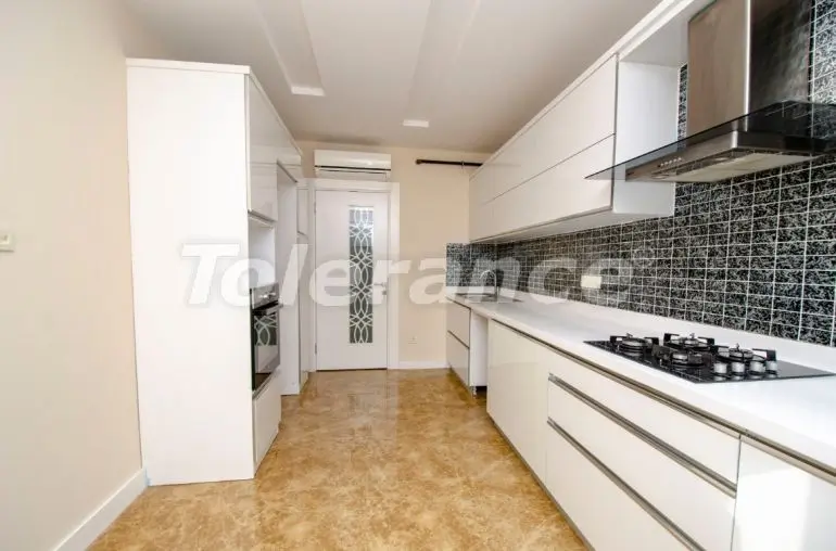 Квартира в Коньяалты, Анталия с бассейном: купить недвижимость в Турции - 23009