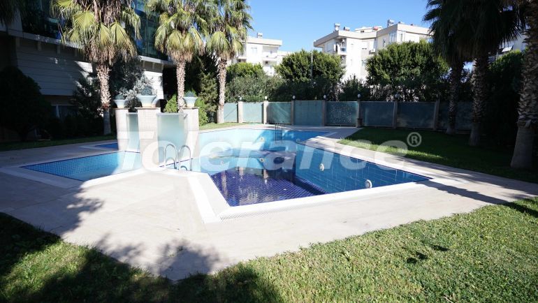 Квартира в Коньяалты, Анталия с бассейном: купить недвижимость в Турции - 47165