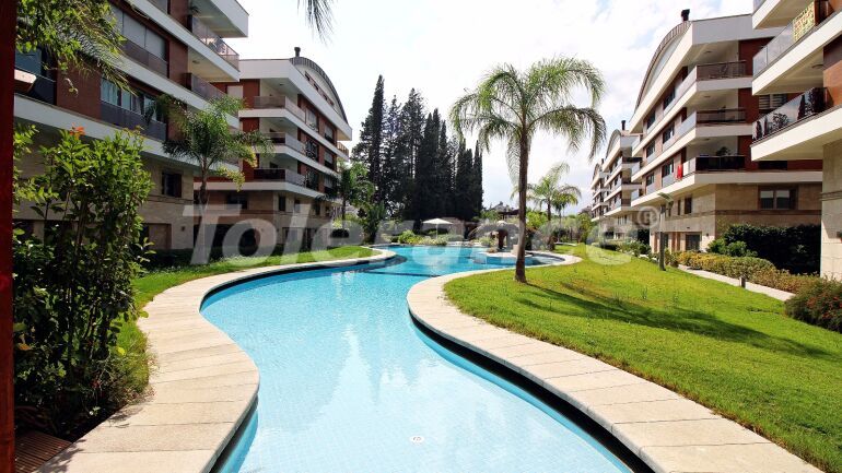 Квартира в Коньяалты, Анталия с бассейном: купить недвижимость в Турции - 60426