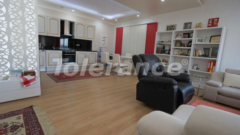 Квартира в Коньяалты, Анталия с бассейном: купить недвижимость в Турции - 81267