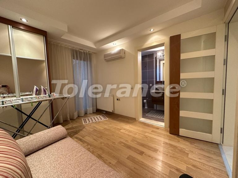 Квартира в Коньяалты, Анталия с бассейном: купить недвижимость в Турции - 94486