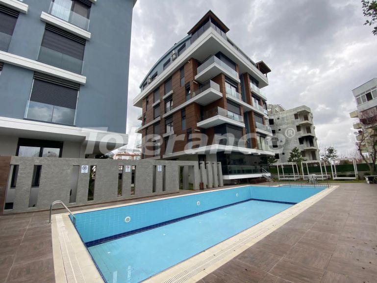 Квартира в Коньяалты, Анталия с бассейном: купить недвижимость в Турции - 96602